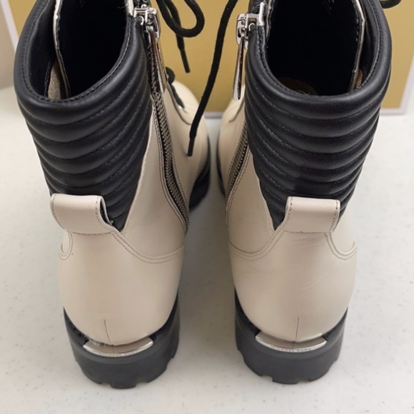 Michael Kors Leather Bastian Ankle Boot Lt Cream Sz 7 New with box - Picture 9 of 12